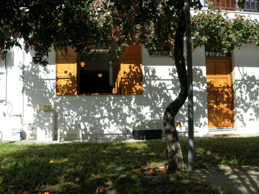 Apartment Next To The Sea In Poseidonia Posidhonia  Bagian luar foto